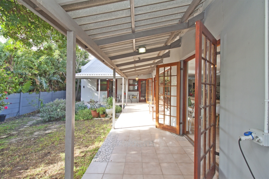 4 Bedroom Property for Sale in Sunnydale Western Cape